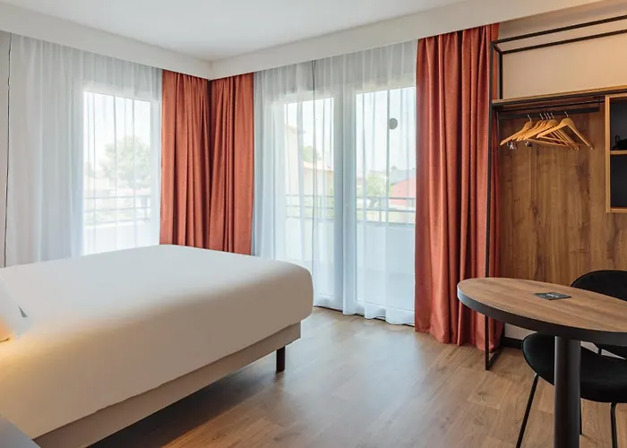 Kyriad Dax - Paul Les Dax 3*