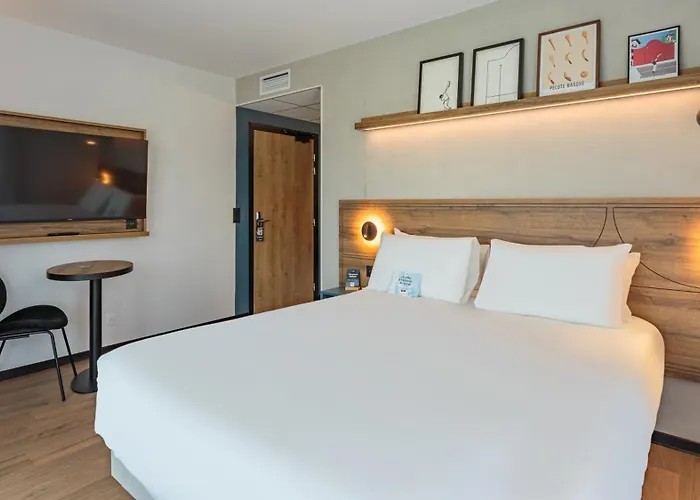 Kyriad Dax - Paul Les Dax Отель