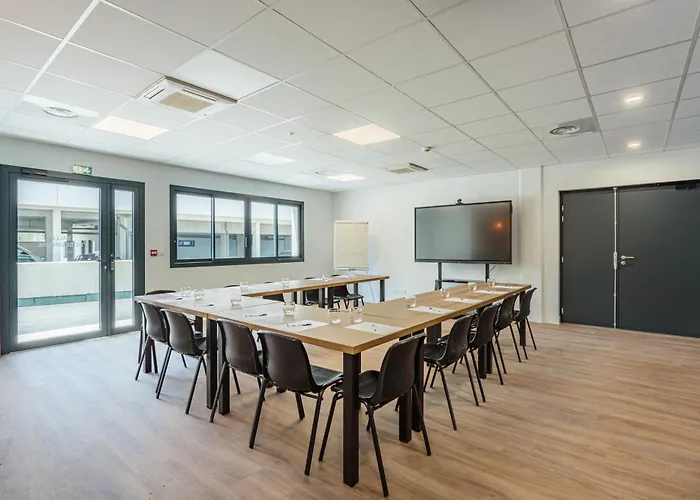 Отель Kyriad Dax - Paul Les Dax 3*